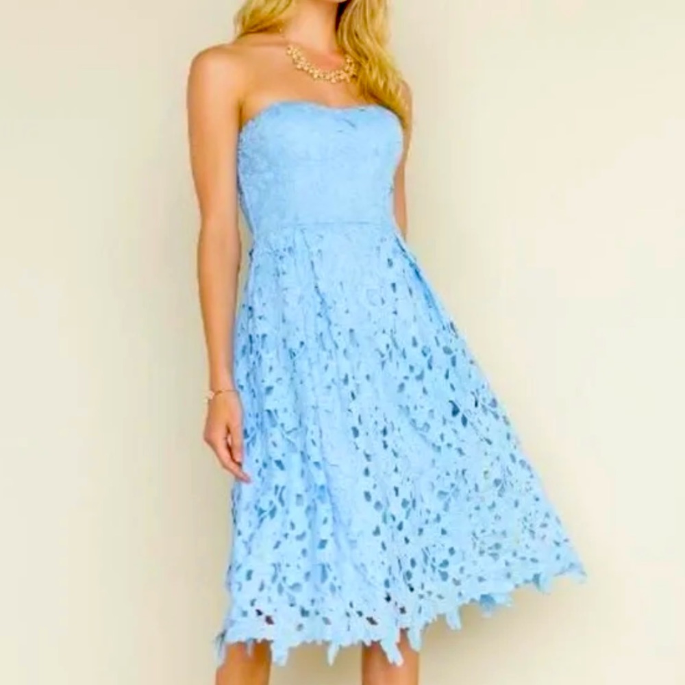 Beautiful blue strapless lace dress